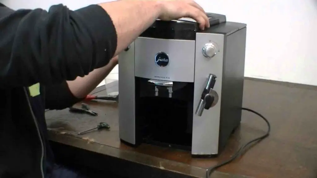 how to clean Jura coffee machine 
