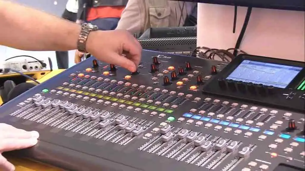 How to Use a Digital Mixing Console
