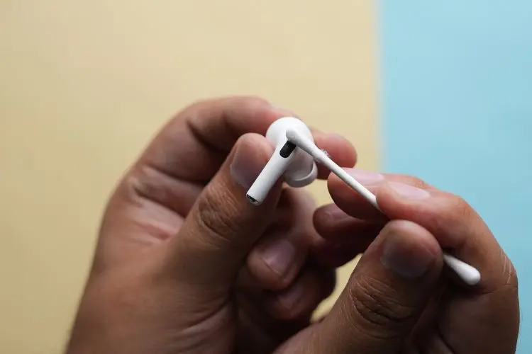 How to Clean Airpod Charging cases