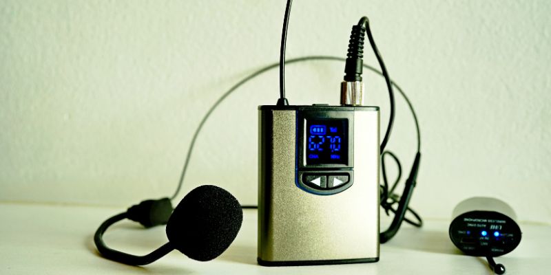 How to Connect Wireless Microphone to Tv for Karaoke